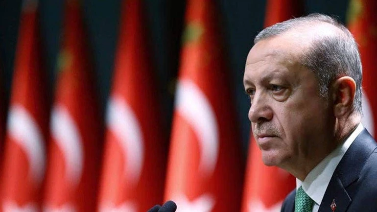 Ο Ερντογάν θέλει μεγαλύτερο έλεγχο στην οικονομία και «γκρεμίζει» τη λίρα